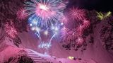 Mit einem spektakulären Feuerwerk vor Alpenkulisse beging Innsbruck den Jahreswechsel
