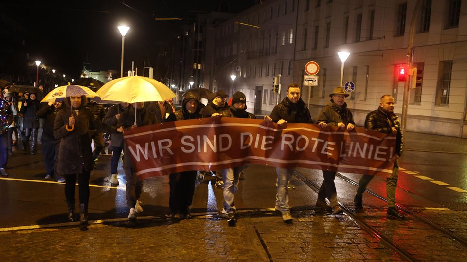 In Thüringen nahmen Tausende an einem unangemeldeten Corona-Protest teil