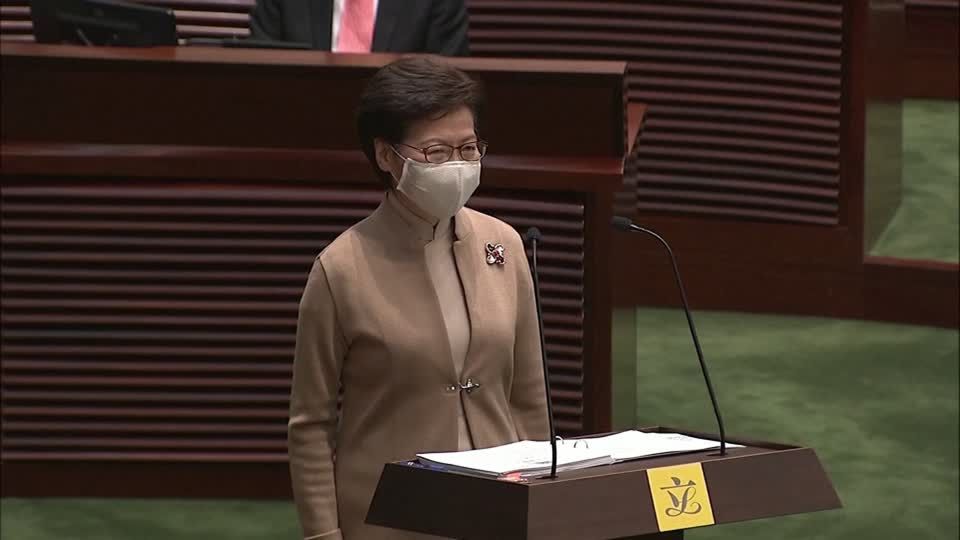 Video: "Rein patriotisches" Parlament von Hongkong vereidigt