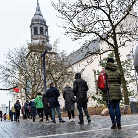 Schlange stehen für den Schnelltest, wie hier in Aalborg