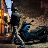 Ein BMW C 400 X vor der Verwandlung.