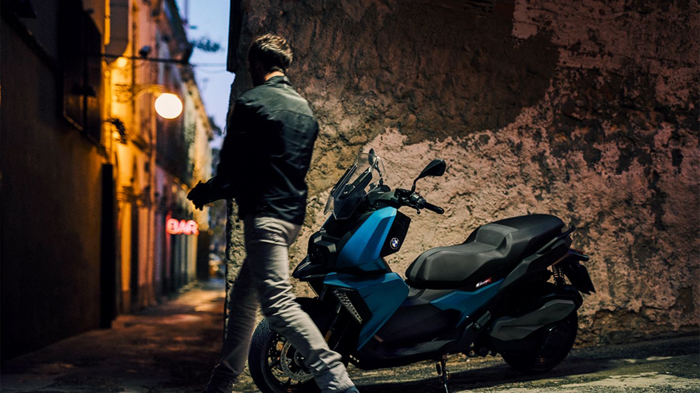 Ein BMW C 400 X vor der Verwandlung.