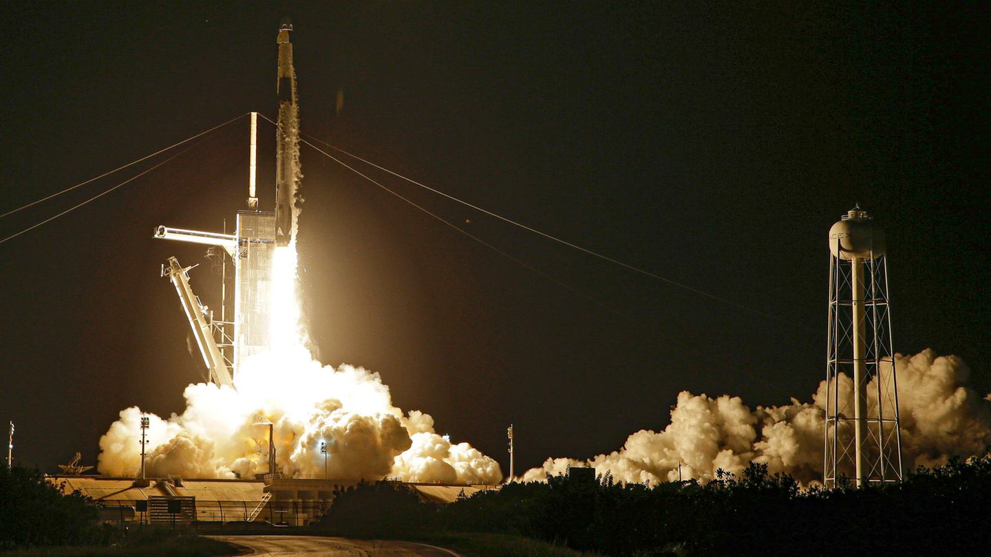 Im September 2021 hob eine SpaceX Falcon 9 mit vier Privatpersonen von der Rampe 39A des Kennedy Space Center in Florida ab.
