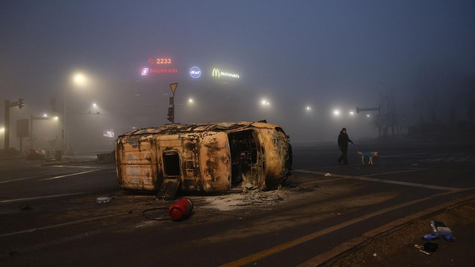 Kasachstan: In Almaty kam es in der Nacht zu blutigen Auseinandersetzungen zwischen Demonstranten und der Polizei 