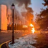 Das brennende Bürgermeisteramt in Almaty