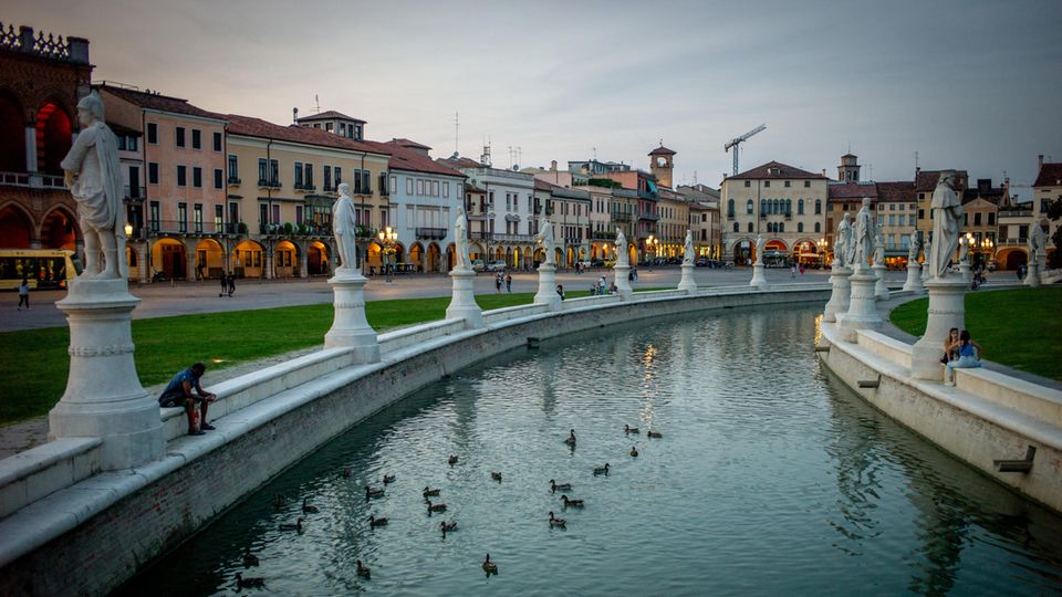 Statuen auf dem Prato della Valle, der großen Piazza in Padua