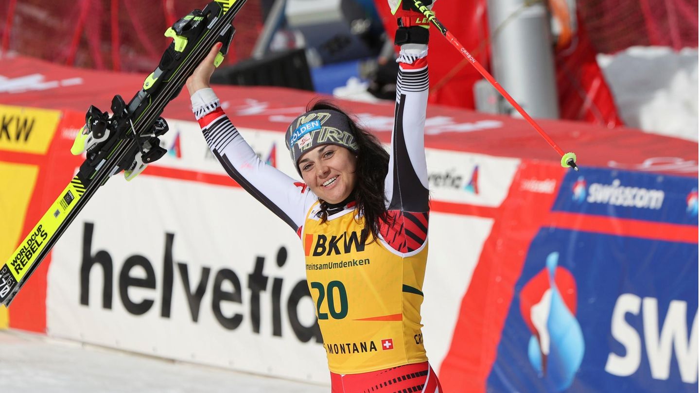 Die österreichische Skirennfahrerin teilte im November über Instagram mit, dass sie sich nicht impfen lassen wolle. Damit entschied sie sich auch gegen eine Teilnahme an dem Weltcup-Rennen, das Ende November in Killington in den USA stattfand.