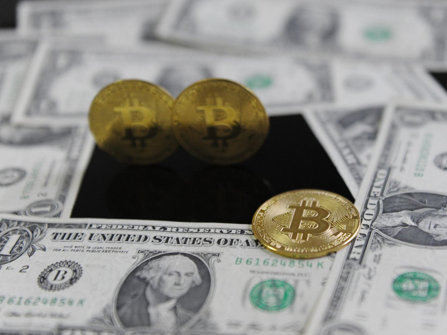 Bitcoin verliert an Wert: Tiefster Kursstand seit vier Wochen | STERN.de