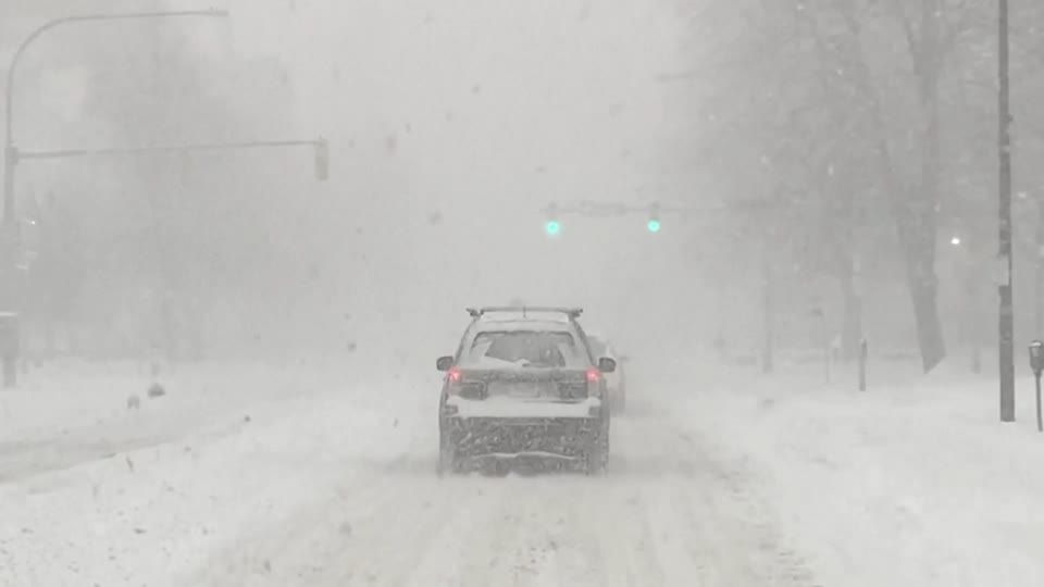 Video: New York versinkt im Schnee Video: New York versinkt im Schnee
