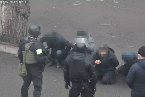 Video: Lage in Kasachstan: Präsident erteilt Polizei Schießbefehl "ohne Vorwarnung"