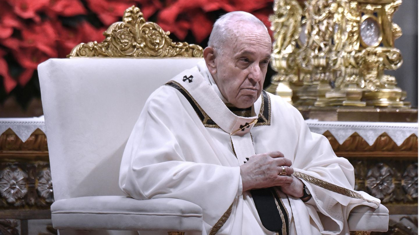 Papst Franziskus in der Dreikönigsmesse Januar 2022