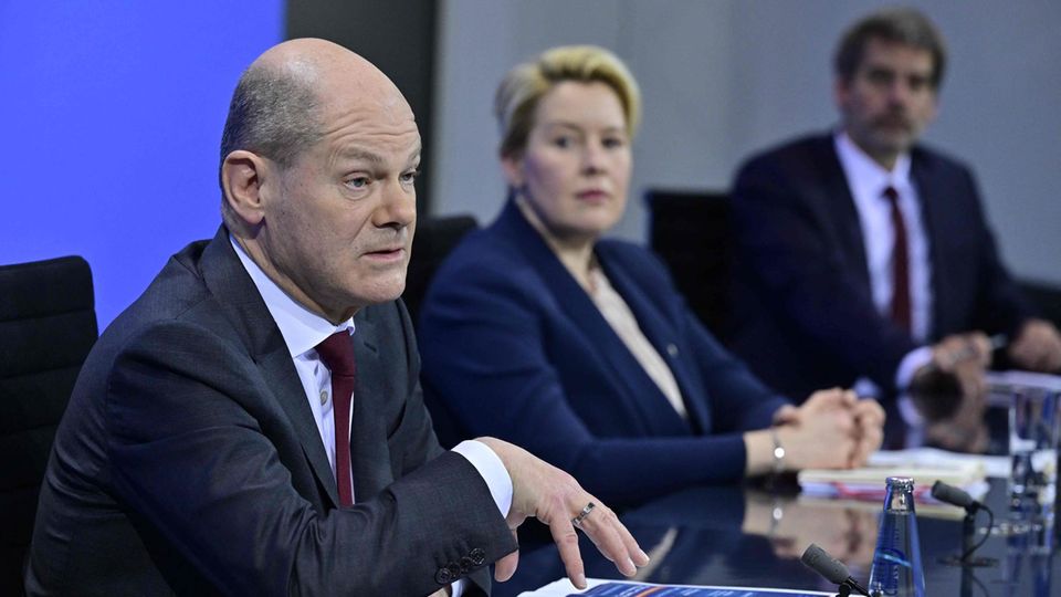 Bundeskanzler Olaf Scholz (SPD) und Berlins Regierende Bürgermeisterin Franziska Giffey (SPD)