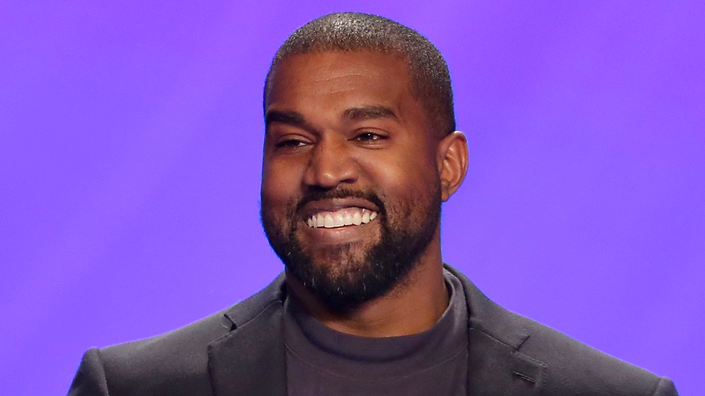 Kanye West gives Julia Fox a room full of clothes on a date