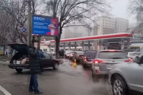 Video: Kein Treibstoff - Lange Schlangen in Almaty