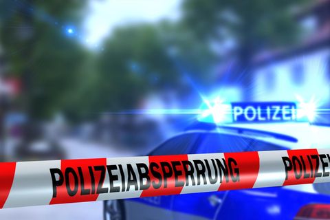 Polizeiabsperrung als Symbolfoto für Tötungsdelikt in Mistelbach, Bayern