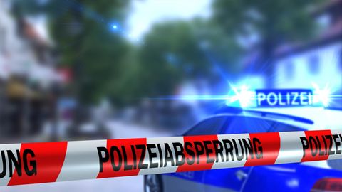 Polizeiabsperrung als Symbolfoto für Tötungsdelikt in Mistelbach, Bayern