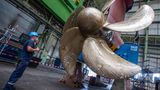Propeller der Global Dream im Baudock
