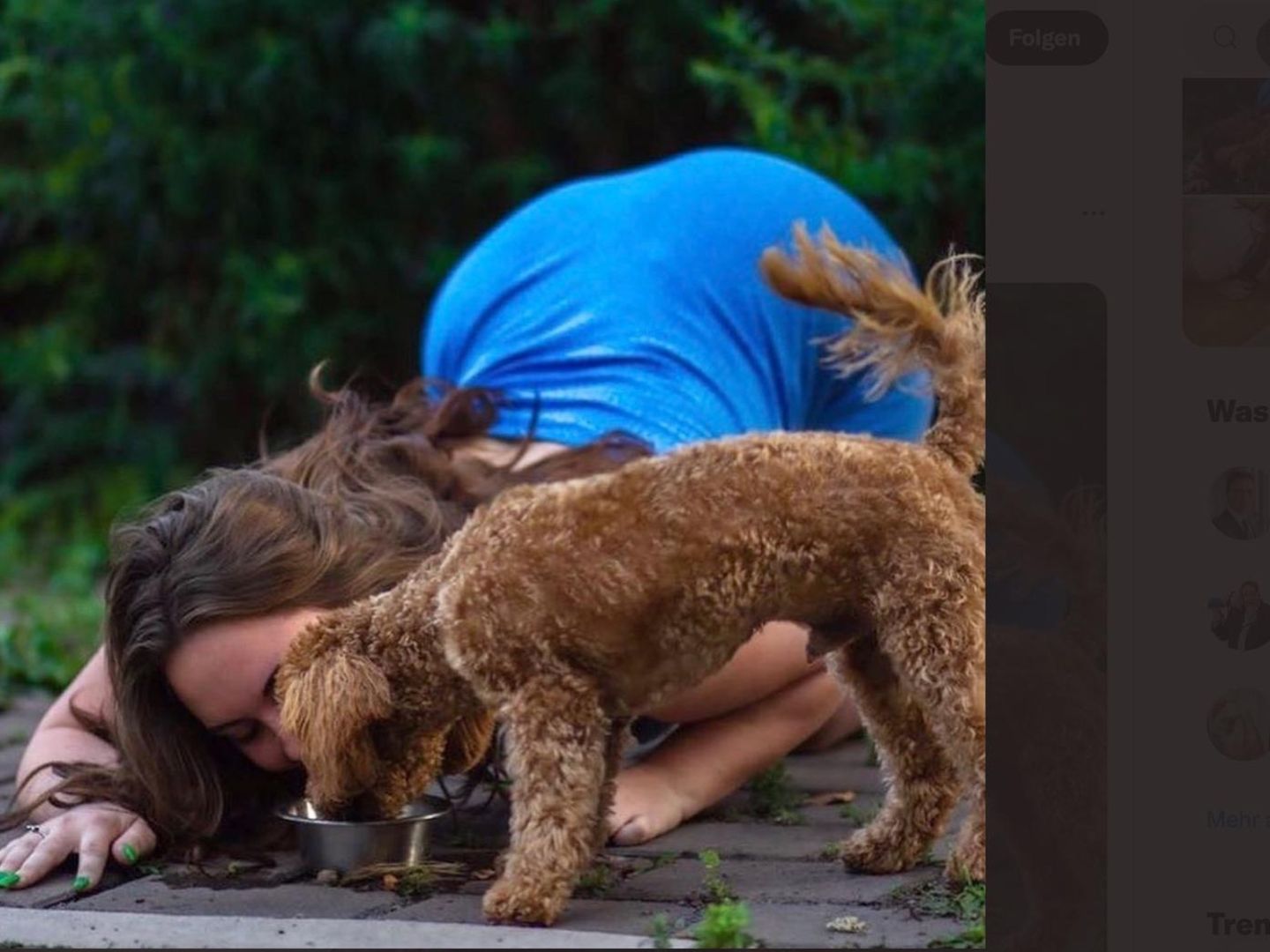 Frauen.nackt an.der leine.wie hunde