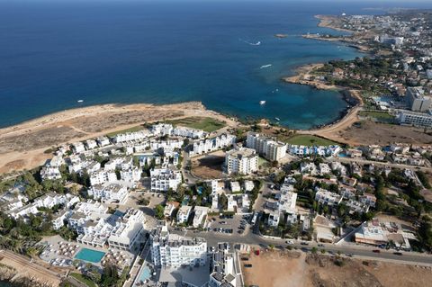 Luftaufnahme von einem Urlaubsort auf Zypern