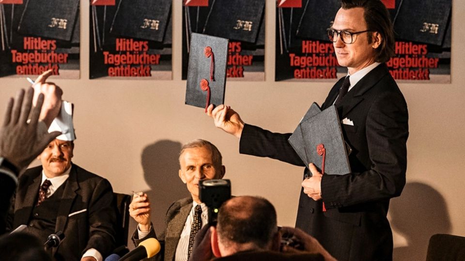 Der stern hat den Tiefpunkt seiner Geschichte im Podcast "Faking Hitler" verarbeitet, RTL+ machte daraus eine Serie. Der stern hat den Tiefpunkt seiner Geschichte im Podcast "Faking Hitler" verarbeitet, RTL+ machte daraus eine Serie.