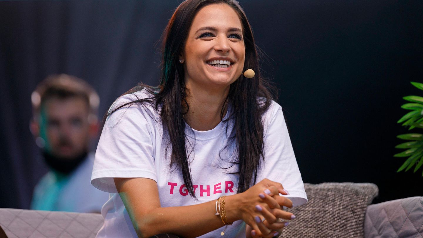 Let's Dance: Amira Pocher Let's Dance: Amira Pocher