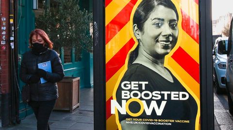 In London wirbt die britische Regierung massiv für die Boosterimpfung