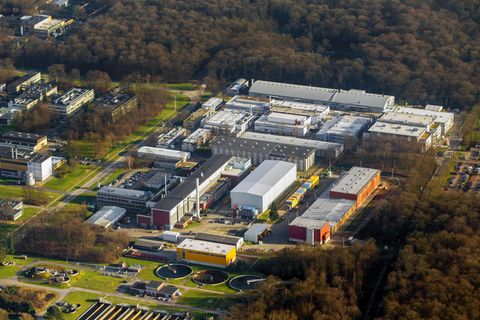Platz 10: Forschungszentrum Jülich (4,3 von 5 Punkten)  Mit rund 6800 Beschäftigten gehört die Forschungseinrichtung bei Aachen zu den größten Europas. Hier wird vor allem in den Bereichen Energie und Technologie geforscht. 