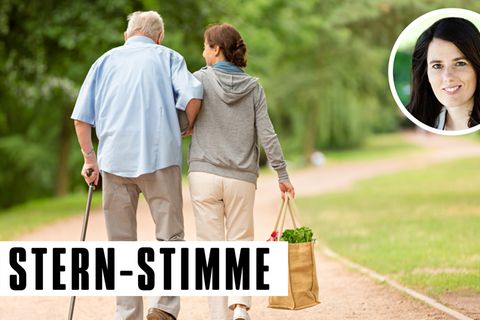 Die Pflege der eigenen Eltern zu übernehmen, ist für viele Menschen Selbstverständlichkeit und Belastung in einem (Symbolbild)