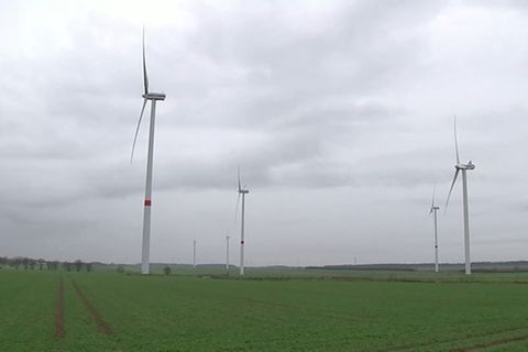 Kampf gegen Krise: Neue Klima-Maßnahmen: Habeck will Wind- und Solarenergie massiv ausbauen