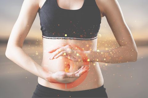 Gesunde Ernährung: Bauch einer Frau
