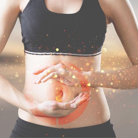 Gesunde Ernährung: Bauch einer Frau
