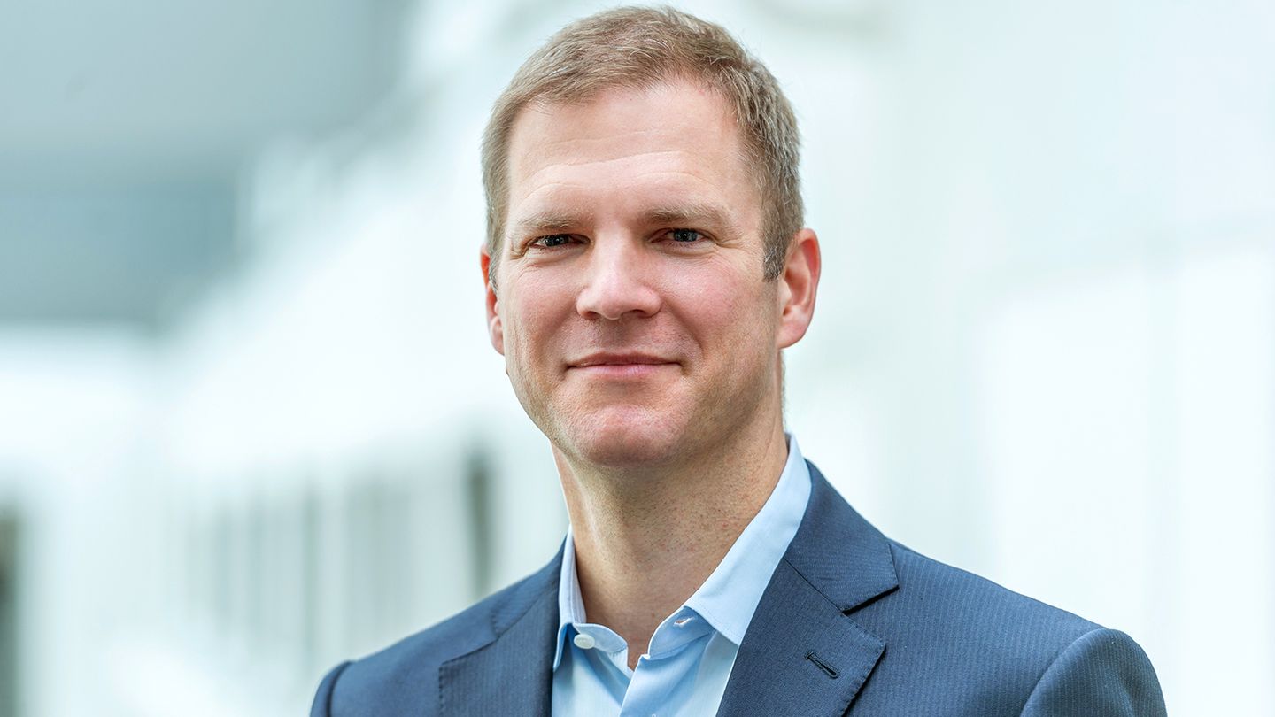 Platz 3: Boston Consulting Group (4,6)  Das Beratungsunternehmen wird seit vergangenem Jahr von Christoph Schweizer (Foto) geführt. Ein Consultant aus Berlin schwärmt von den "ambitionierten und smarten Mitarbeitern" und der "super Ausbildung".