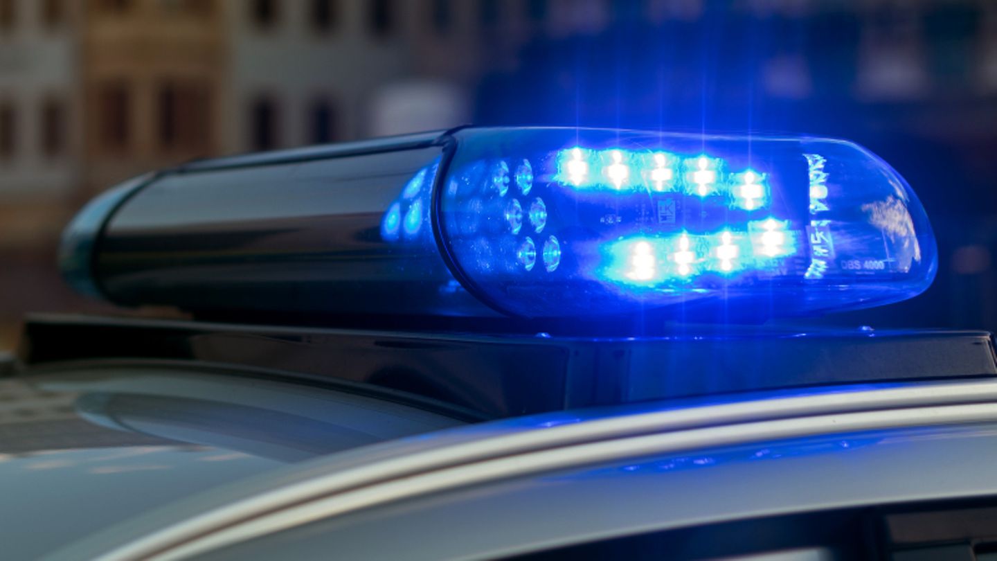 Blaulicht auf einem Polizeifahrzeug.