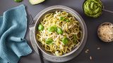 Spaghetti mit schnellem Avocadopesto