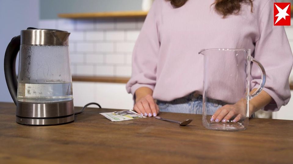 Video-Anleitung: Küchen-Hack: So entkalken Sie Wasserkocher mit natürlichen Hausmitteln