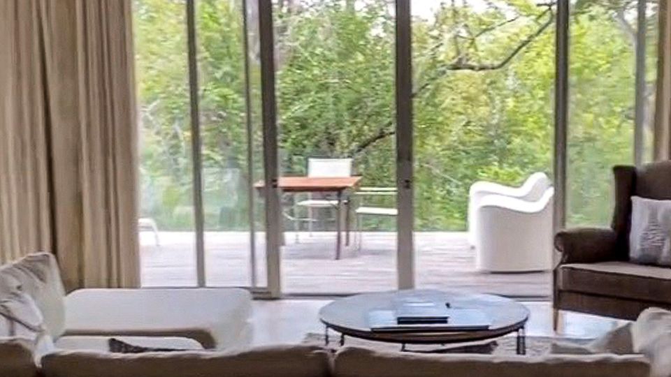 Dschungelcamp-Teilnehmerin Tara zeigt ihre Luxus-Suite in Südafrika Dschungelcamp-Teilnehmerin Tara zeigt ihre Luxus-Suite in Südafrika