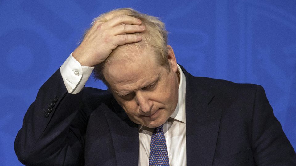 Boris Johnson feierte, während die Queen trauerte