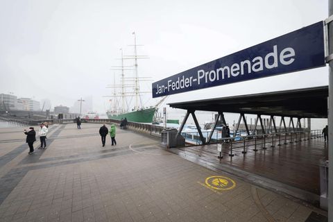 Straßenschild der "Jan-Fedder-Promenade"