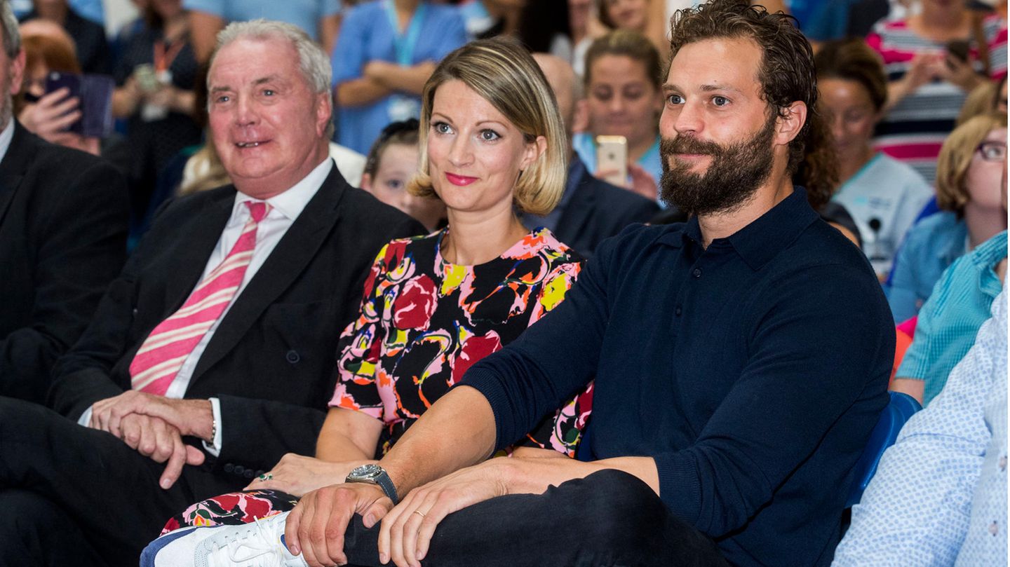 Jamie Dornan mit seiner Schwester Jessica und seinem Vater Jim