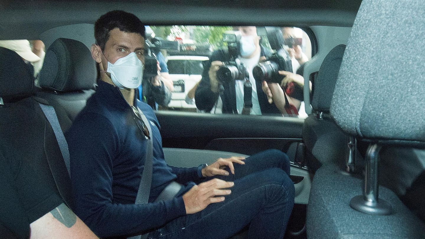 Novak Djokovic in Melbourne auf dem Weg zur Gerichtsanhörung