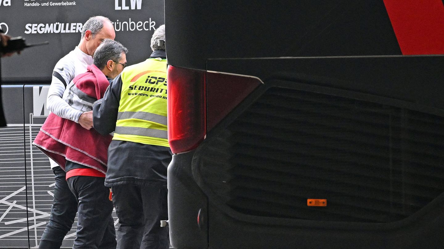 Scandal in Augsburg!  Folder strikes down FCA bus driver