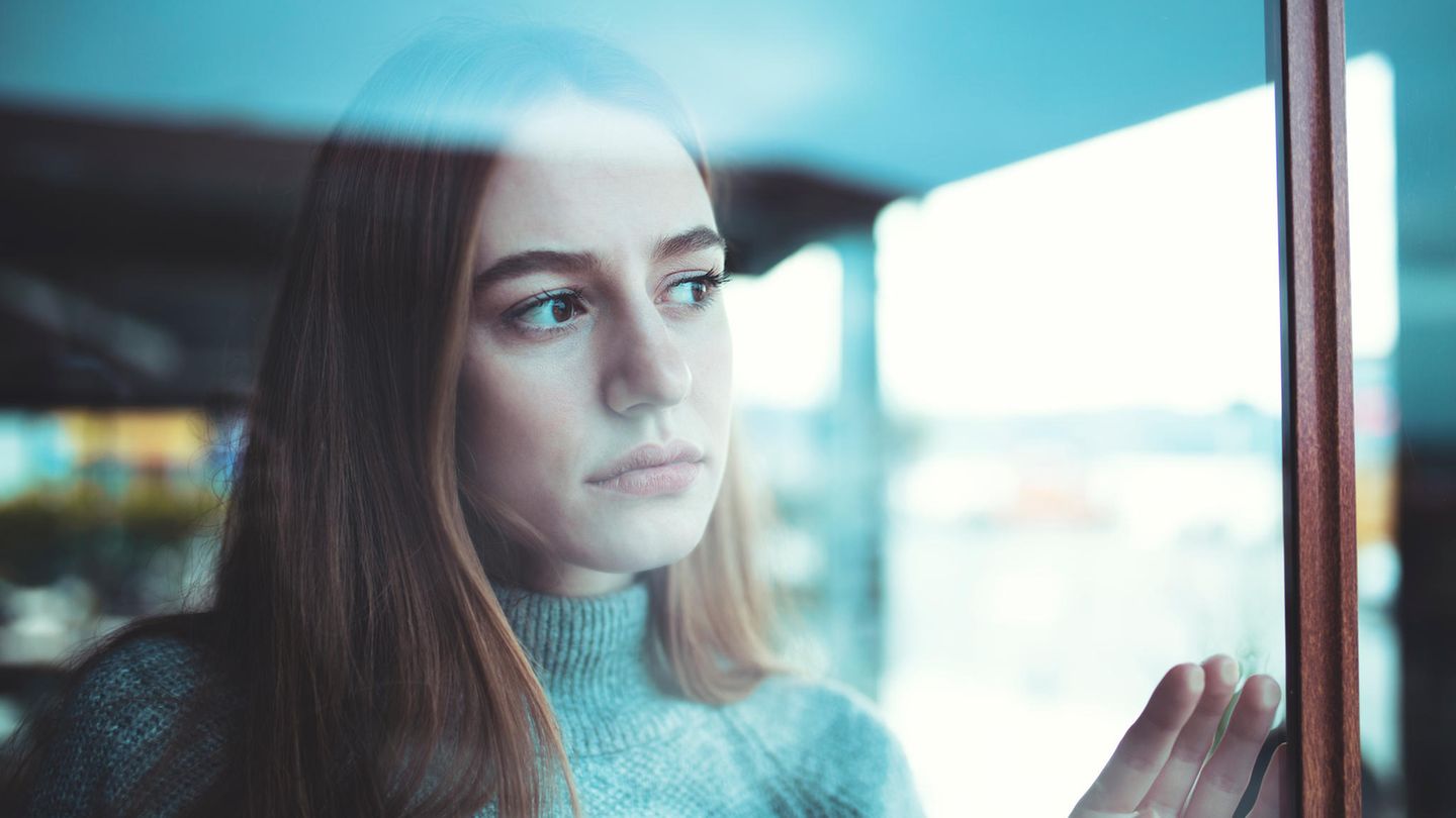 Traurige Frau am Blue Monday Traurige Frau am Blue Monday