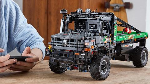Lego Angebote: Der LEGO Mercedes-Benz Zetros 4x4 für 180 statt 300 Euro
