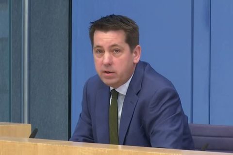 Video: Regierung: Impflücke muss geschlossen werden