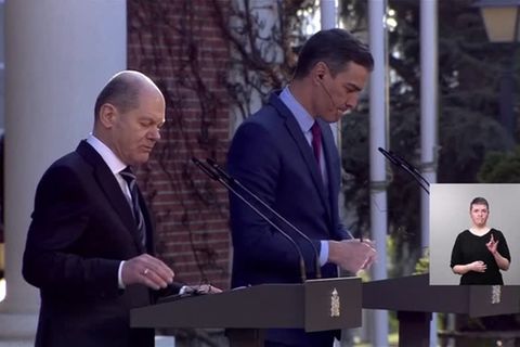 Antrittsbesuch in Spanien: Kanzler Scholz nennt Lage zwischen Russland und Ukraine "sehr, sehr ernst"