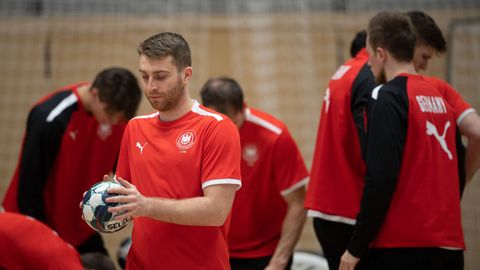 Die deutsche Handball-Nationalmannschaft macht sich beim Training warm
