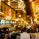 Grant Avenue in Chinatown bei Nacht