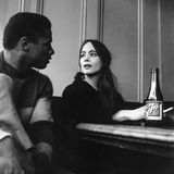 In den 1960ern: Ein Paar in der Coffee Gallery, nur ein paar Blocks vom City Lights Bookstore auf der Grant Avenue entfernt, die Poesielesungen von lokalen Größen wie Bob Kaufman und Lawrence Ferlinghetti veranstaltete.