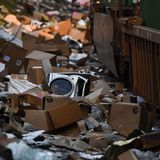 Was zu groß ist, um es weg zu tragen, bleibt liegen.