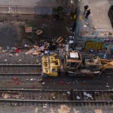 Unlängst entgleiste sogar ein Zug auf den vermüllten Gleisen.